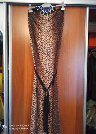 Пляжная туника с украшением.