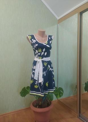 Короткое синее платье