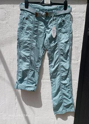 Легкие котоновые брюки, капри карго с поясом от edc2 фото