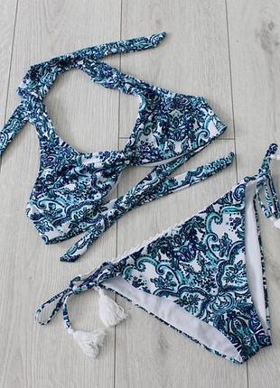 Красивый купальник в орнамент на завязках