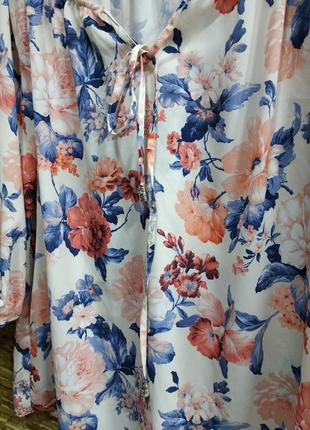 Свободная блузка в цветах2 фото