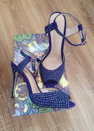 Вечерние, нарядные босоножки