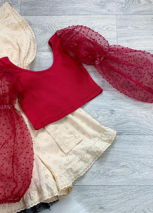 Топ с объёмными рукавами