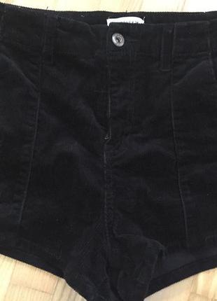 Жіночі шорти