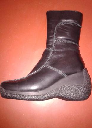 Чоботи шкіряні