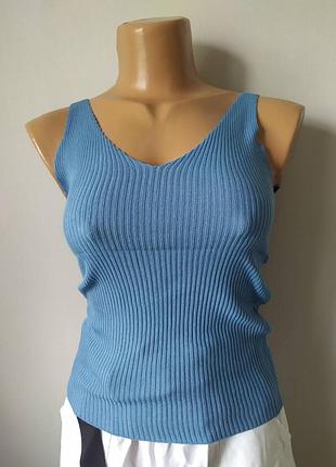 Маечка в рубчик голубого цвета
