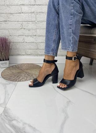 Босоніжки на підборах човники натуральна шкіра