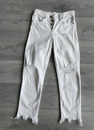 Белые джинсы