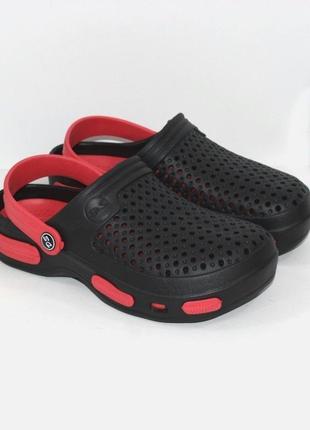 Крокси-сабо для підлітків в чорно-червоному кольорі.1 фото