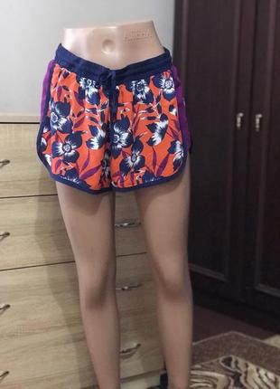 Спортивні шорти next