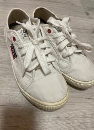 Кросівки levi's
