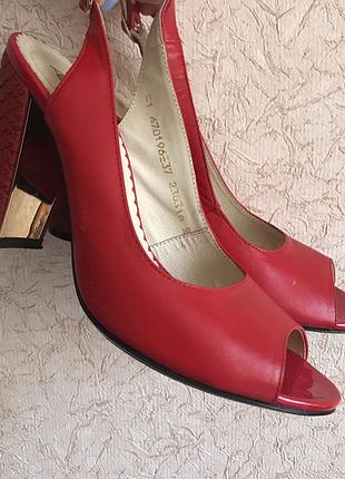 Ідеальні босоніжки