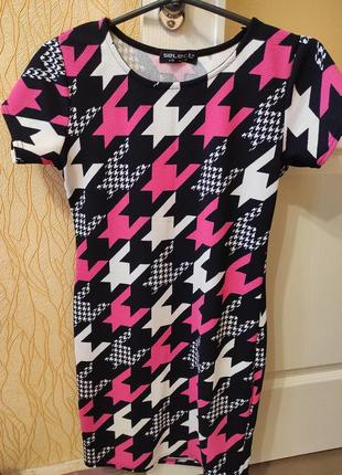 Яркое платьице