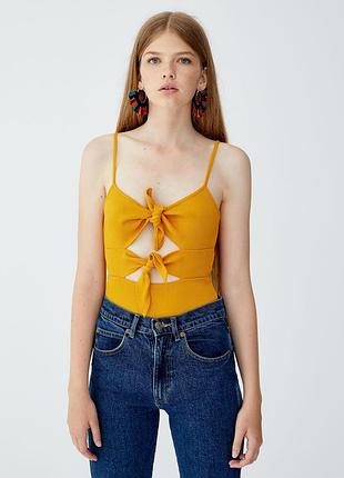 Боді майка жовтий спереду декорований зав'язками на тонких бретелях pull&bear