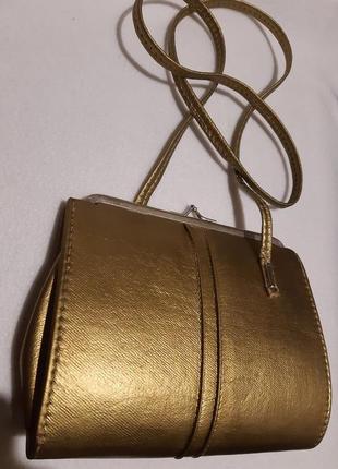 Золота, вечірня, каркасна сумочка-рідікюль./франція/vintage/
