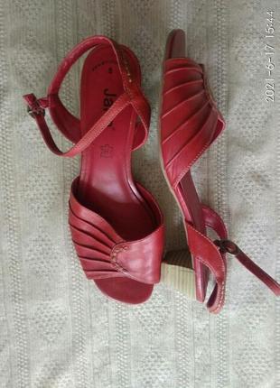 Кожаные елегантные боссоножки jana 5