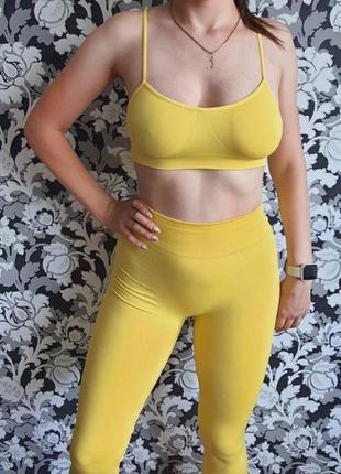 Идеальный твой комплект бесшовный топ и лосины спортивный костюм  жёлтый