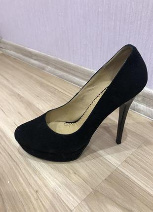 Замшеві туфлі