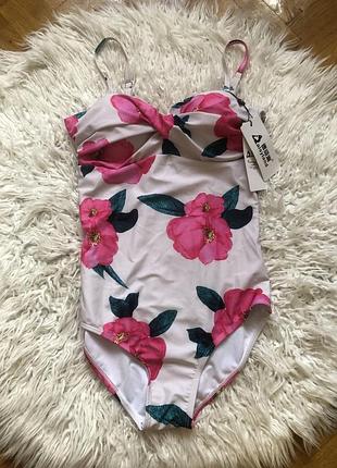 Сдельный купальник бандо,в цветы