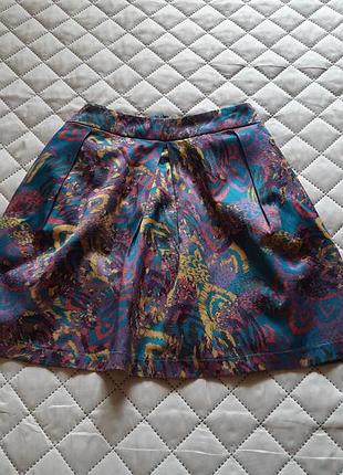 Яркая юбка