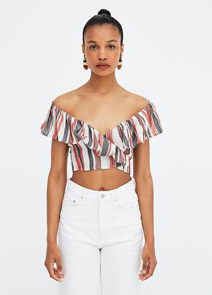 Топ в комбинированную полоску с воланами рюшами оборками pull&bear