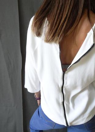 Белая блузка с молнией на спинке, реглан4 фото