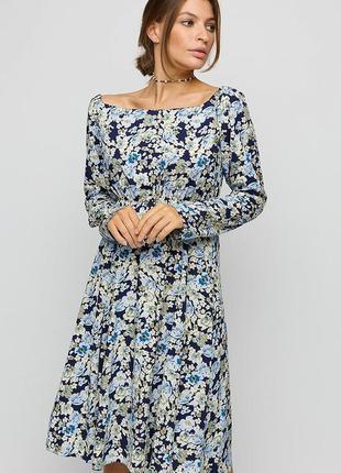 Платье длины миди из легкой принтованой ткани