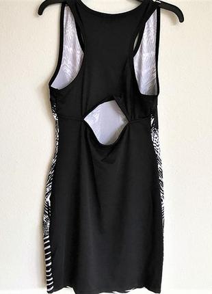 Платье майка по фигуре в черно-белый принт с вырезом на спине xs и s9 фото