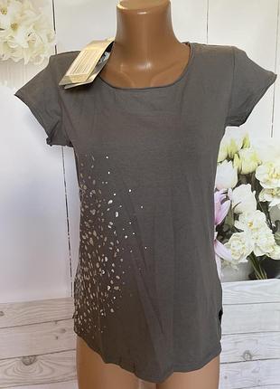 Футболка ошатна