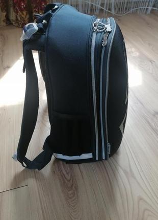 Шкільний рюкзак для хлопчика.2 фото