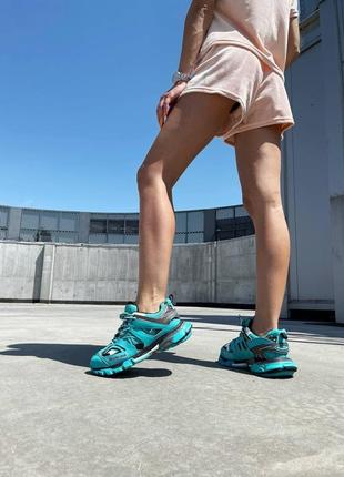 Яркие женские кроссовки в бирюзовом цвете4 фото