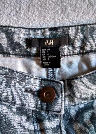 Короткие шорты h&m с вышивкой4 фото