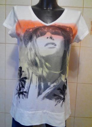 Красивая,натуральная,легкая белая футболка с фотоколлажем