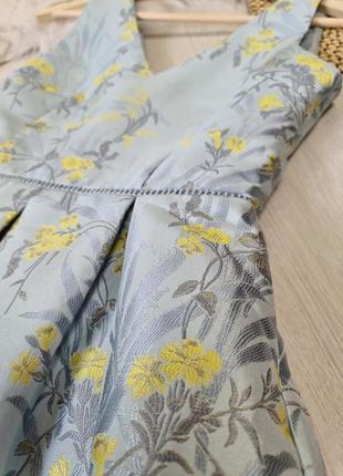 Фактурное платье сарафан цветочный принт голубое желтые цветы5 фото