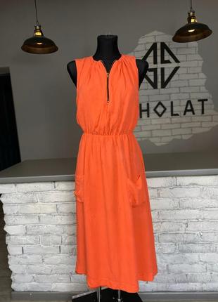 Оранжеве довге шовкове плаття з кишенями помаранчеве довга шовкова сукня з кишенями