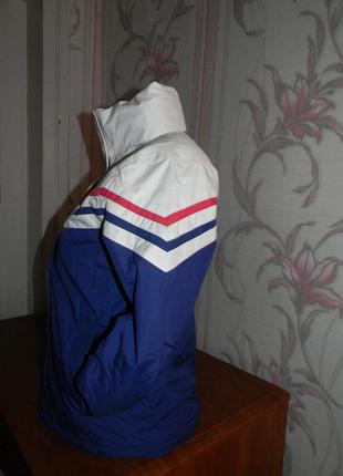 Яркая и красивая термокуртка wedze на 8-10 лет3 фото