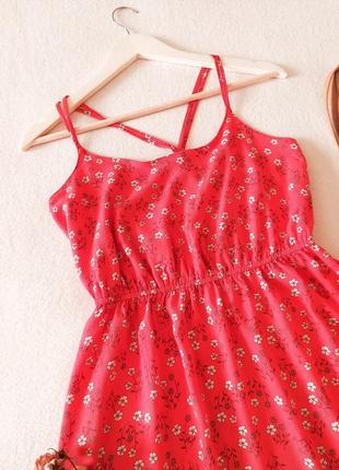 Платье сарафан мини на бретелях в цветочный принт 5