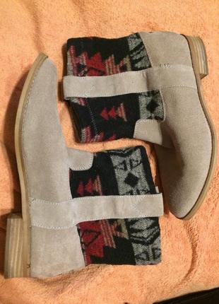 Toms laurel сере-бежевые замшевые ботинки ботильоны 26 см2 фото