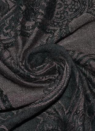 Очень красивый актуальный двухсторонний шарф шаль палантин в темно-серых тонах "пейсли"3 фото