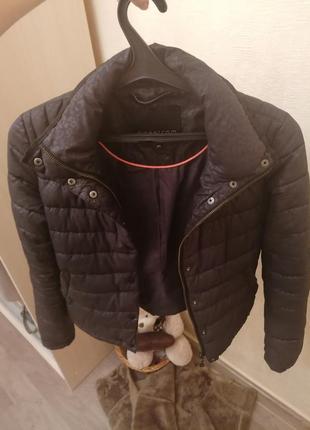 Стильная демисезонная куртка