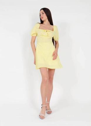 Женское летнее весеннее платье с квадратным вырезом однотонное желтое легкое модное красивое трендовое на завязке однотонное хлопковое3 фото