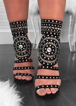 Королевские босоножки клеопатра с камнями и жемчугом! люкс!