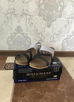 Сандалі
