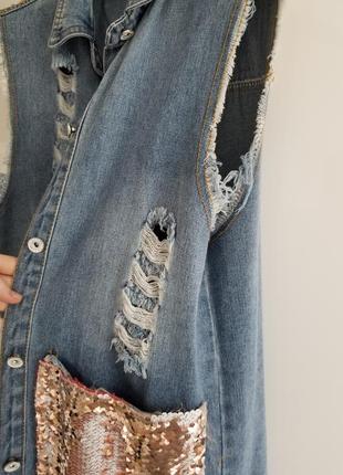 Стильный джинсовый жилет пайетки5 фото
