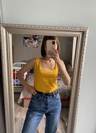Желтая майка