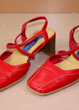 Босоножки. натуральная кожа