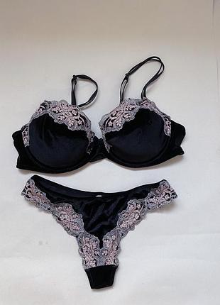 Комплект красивого бархатного белья