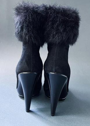 Замшевые зимние ботинки на каблуке2 фото