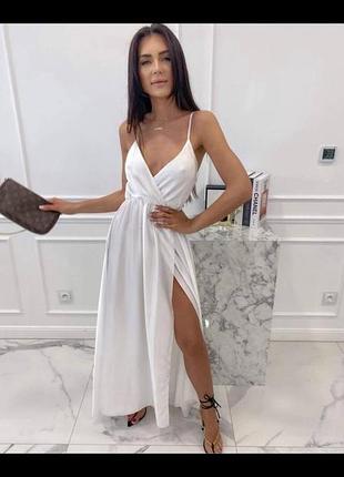 Плаття з розрізом