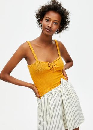 Топ майка жовтий в'язаний на тонких бретелях із зав'язкою pull&bear